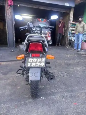 Bajaj CT100 2025