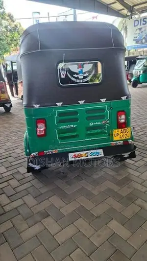 Bajaj RE 2015
