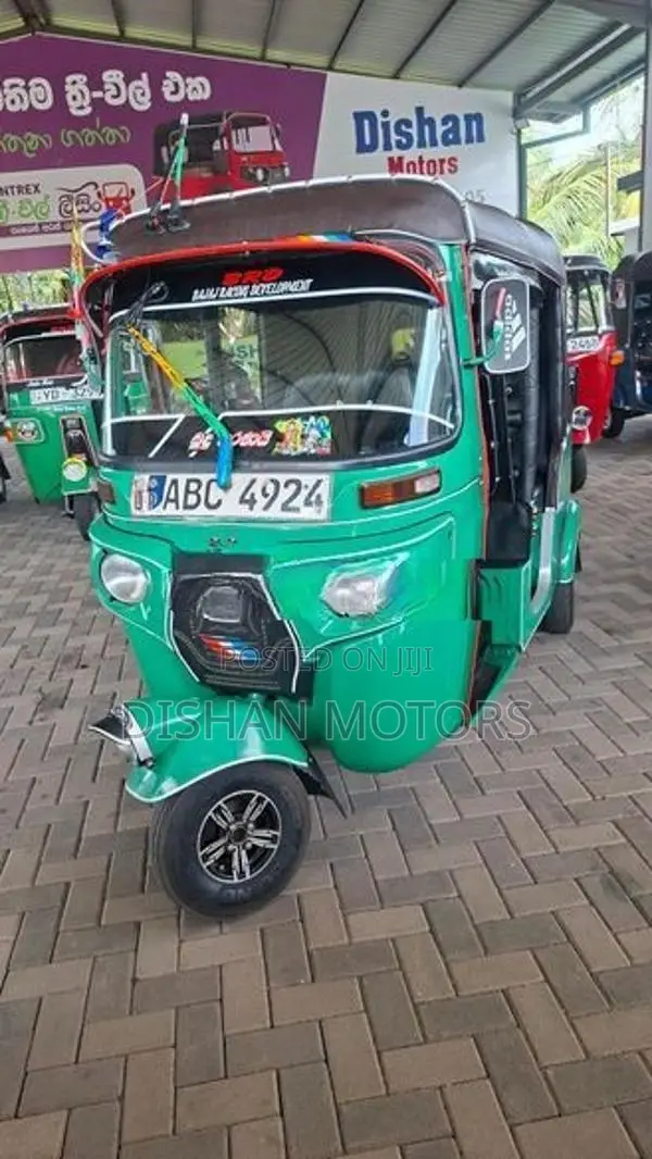 Bajaj RE 2015