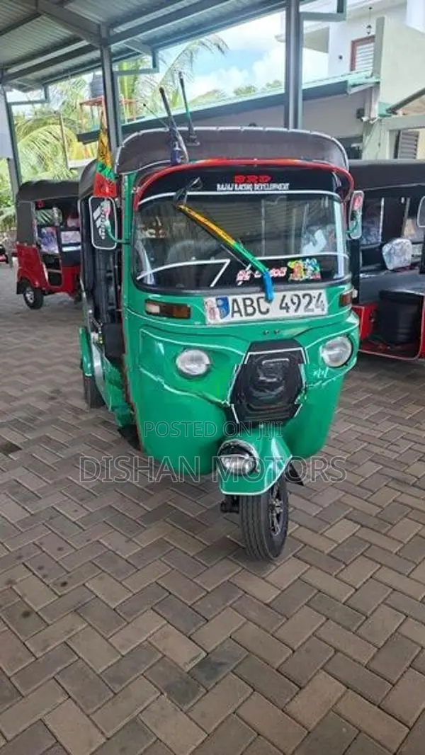 Bajaj RE 2015