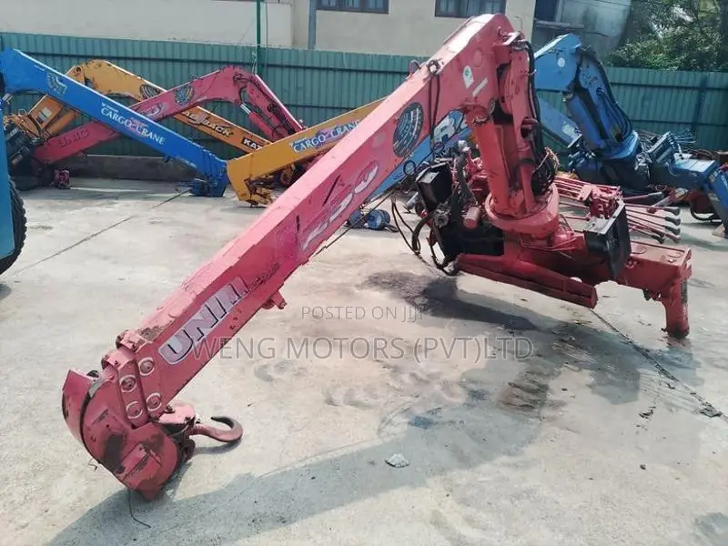 Unic URV233 boom unit