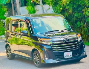 Toyota Roomy Custom GT Line Turbo 2024