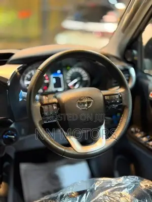 Toyota Hilux rocco 2024