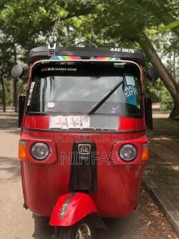 Bajaj RE 2013