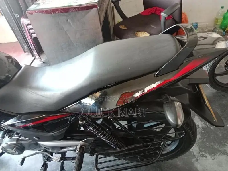 Bajaj Pulsar 150 2015