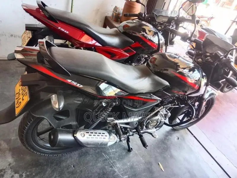 Bajaj Pulsar 150 2015