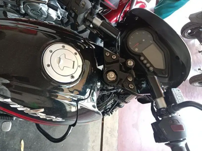 Bajaj Pulsar 150 2015