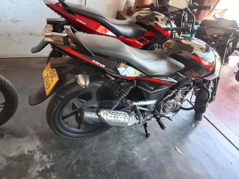Bajaj Pulsar 150 2015