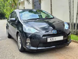 Toyota Aqua S grade 2012