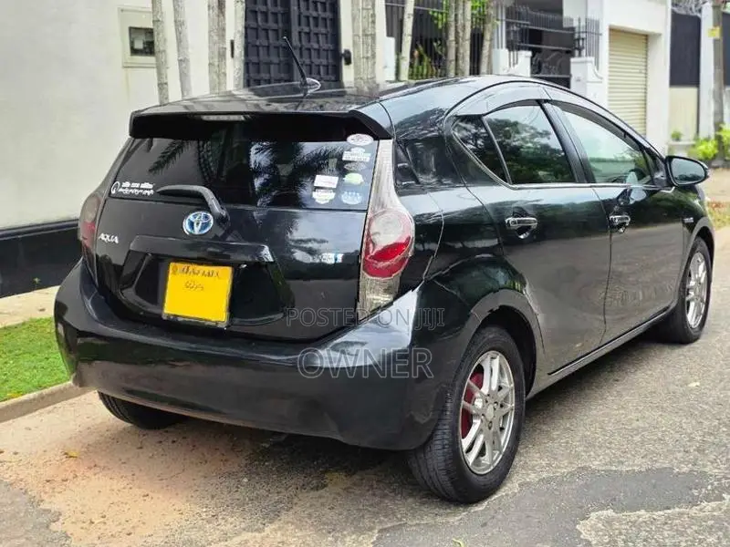 Toyota Aqua S grade 2012