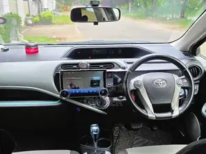 Toyota Aqua S grade 2012
