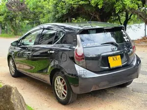 Toyota Aqua S grade 2012