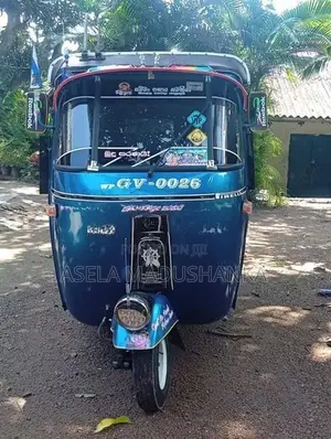 Bajaj RE 2002