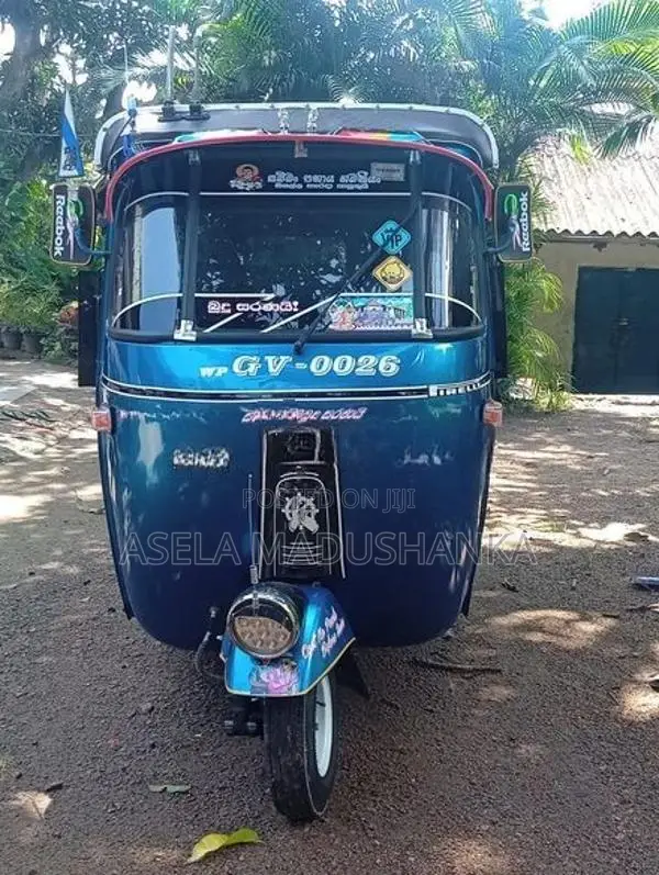 Bajaj RE 2002