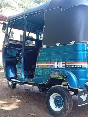 Bajaj RE 2002