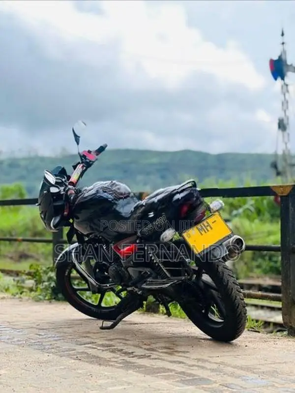 Bajaj Pulsar 180 2005