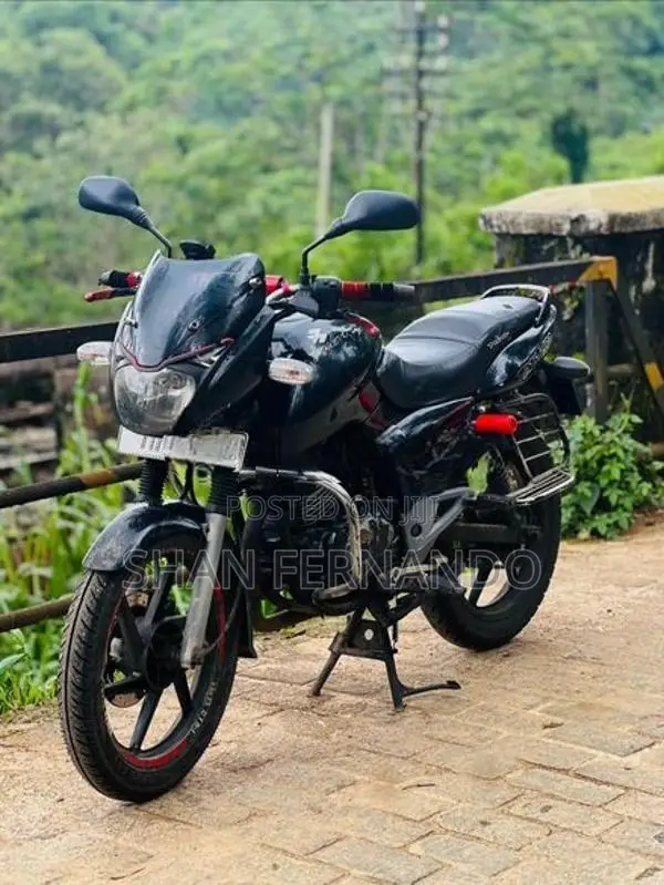 Bajaj Pulsar 180 2005
