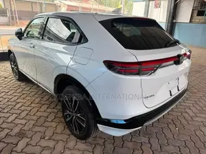 Honda Vezel Z 2025