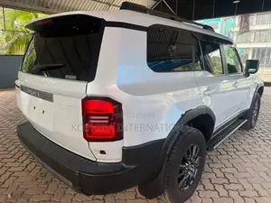 Toyota Land Cruiser Prado 250 2025
