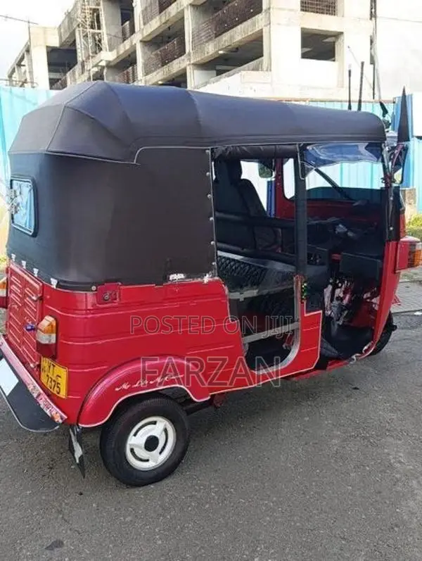 Bajaj RE 2011