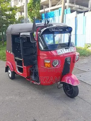 Bajaj RE 2011