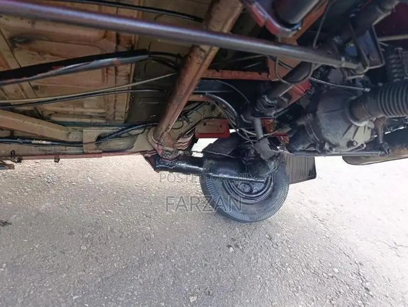 Bajaj RE 2011