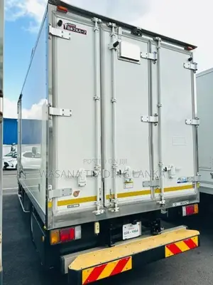 Isuzu Elf Full Frezzer Body 2017
