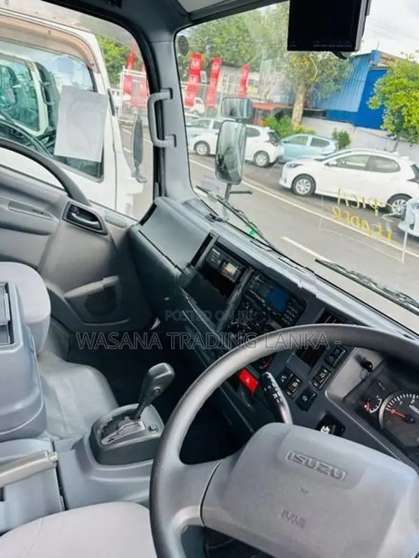 Isuzu Elf Full Frezzer Body 2017