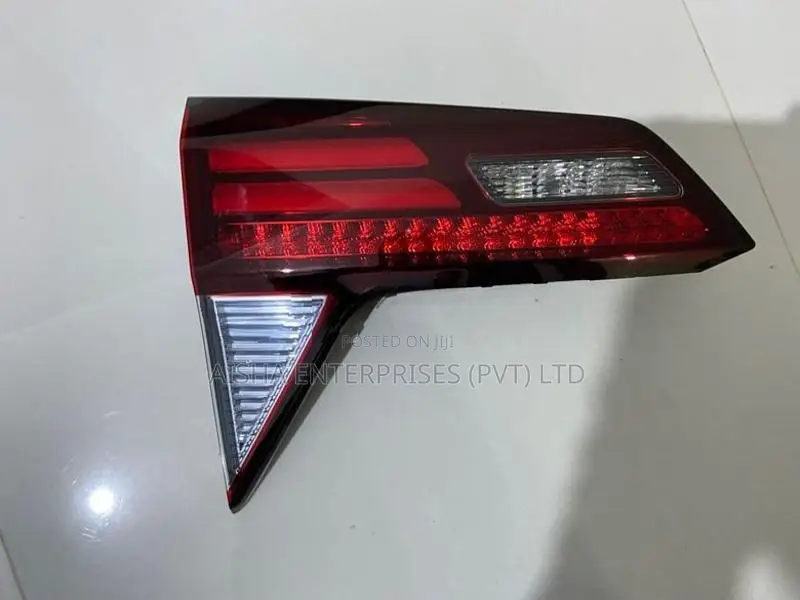 Honda Vezel RU3 Dicky Garnish Lamp