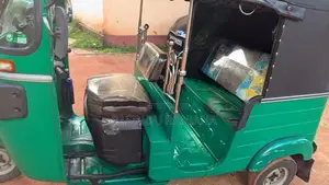 Bajaj RE 2017