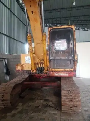 Kato HD 550-2 Excavator