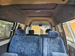 Toyota Noah 2000