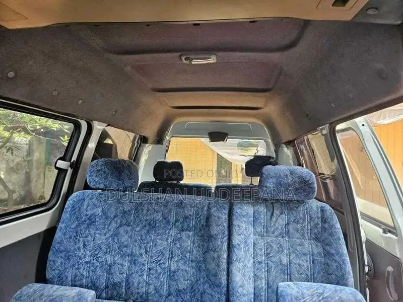 Toyota Noah 2000