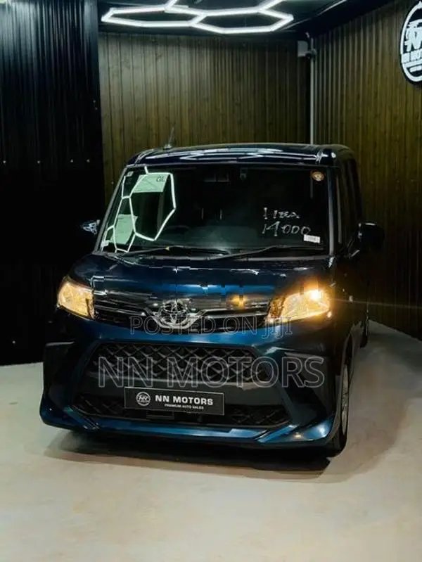 Toyota Roomy 2024