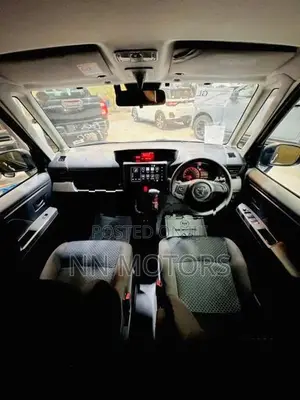 Toyota Roomy 2024