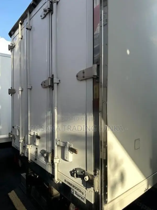 Isuzu Elf Freezer 2016
