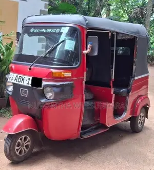 Bajaj RE 2016