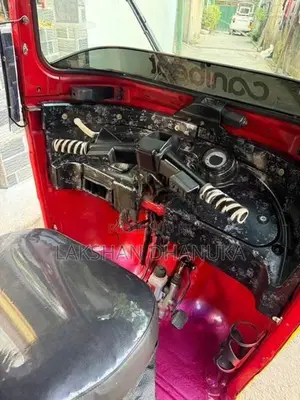 Bajaj RE 2014