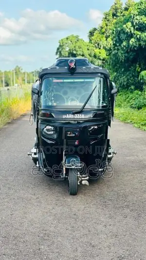 Bajaj RE 2015