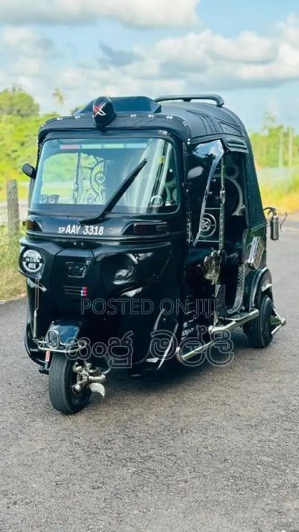 Bajaj RE 2015