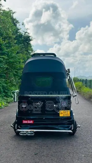 Bajaj RE 2015