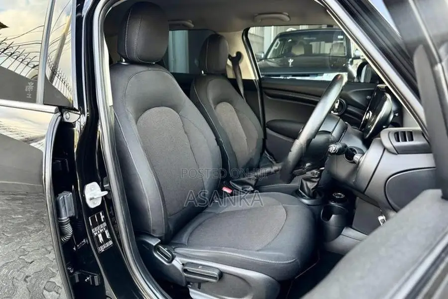 BMW Mini Cooper F55 2018