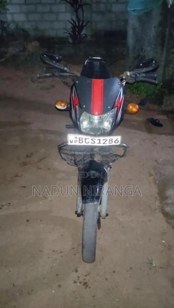Bajaj CT100 2016