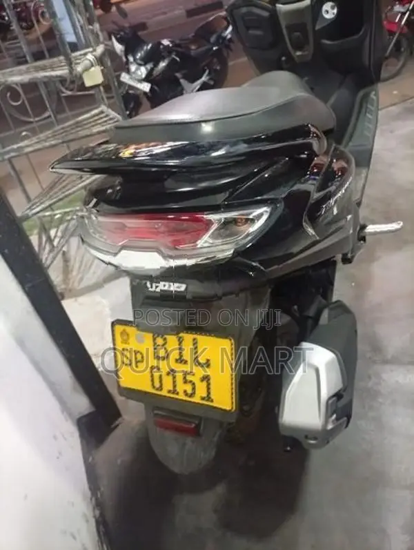 Suzuki Burgman 2020