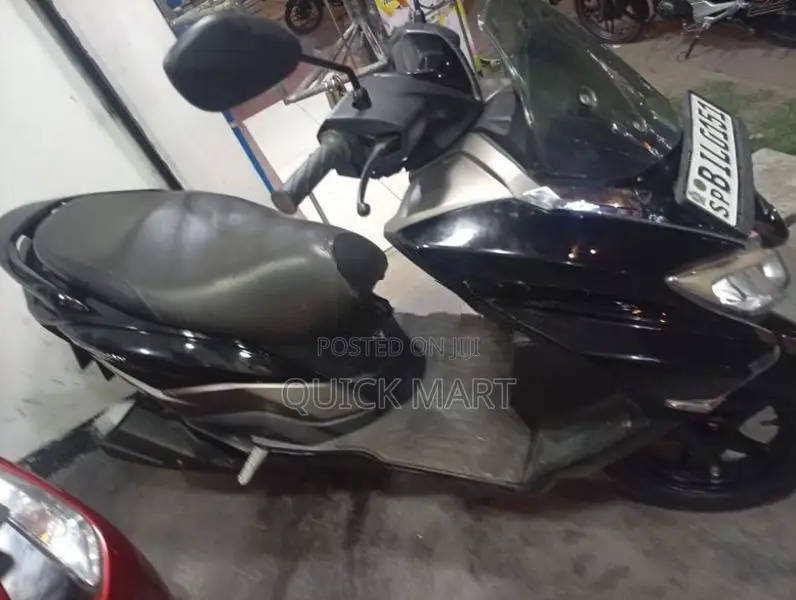 Suzuki Burgman 2020