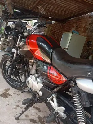 Bajaj V15 2016