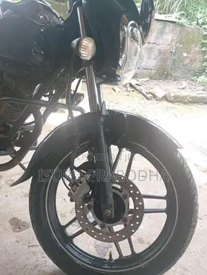 Bajaj V15 2016