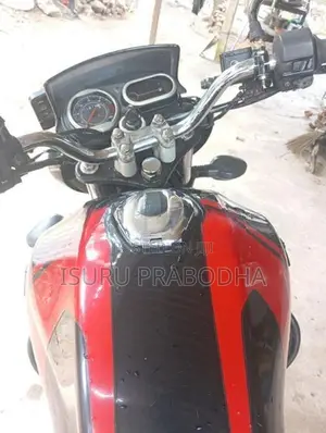 Bajaj V15 2016