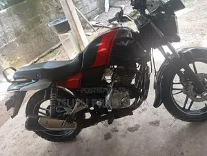 Bajaj V15 2016