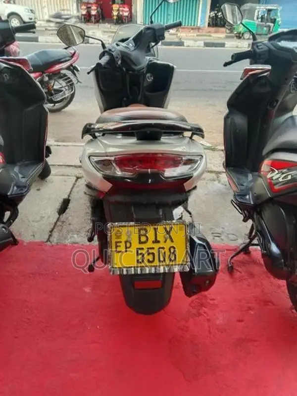 Suzuki Burgman 2020